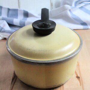 Vintage Club Yellow/Gold Aluminum  Saucepan